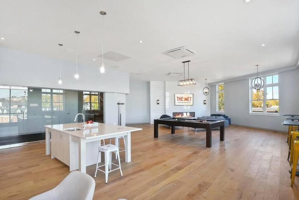 Luxury Apartment With Gym, Steps From Commuter Rail #4011 Reading Kültér fotó